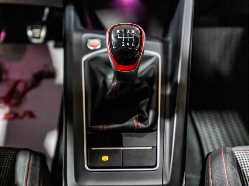 volkswagen Golf GTI 2022 - 24