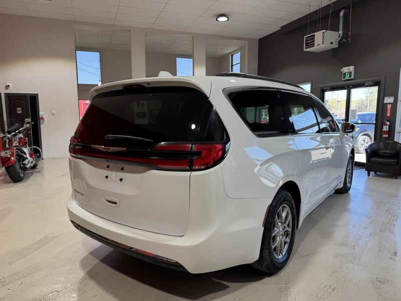 chrysler Pacifica 2022 - 9