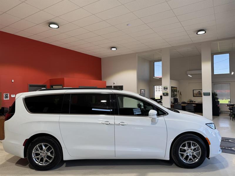 chrysler Pacifica 2022 - 10