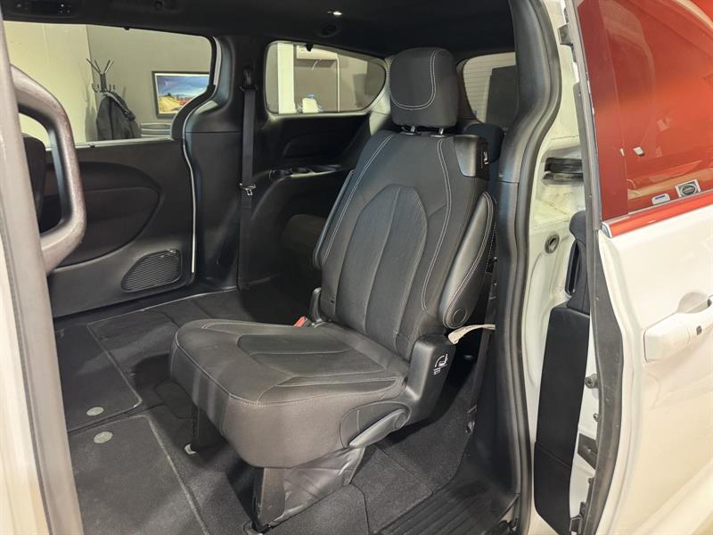 chrysler Pacifica 2022 - 14