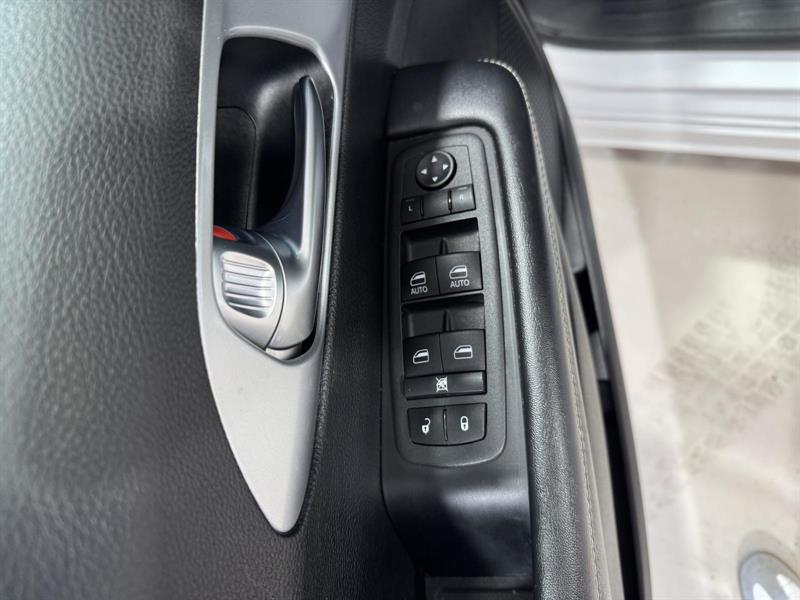 chrysler Pacifica 2022 - 16