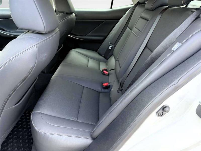 lexus IS 2019 - 15