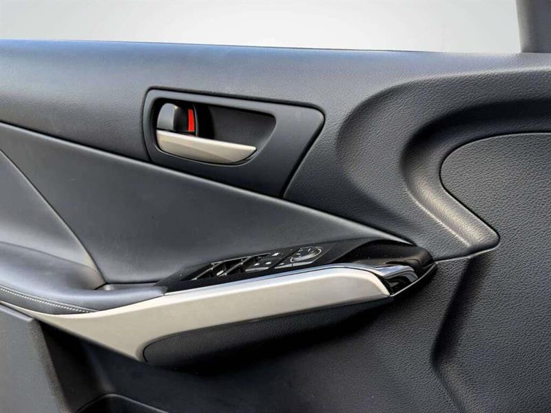 lexus IS 2019 - 18