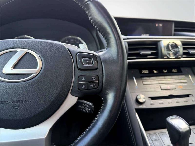 lexus IS 2019 - 23