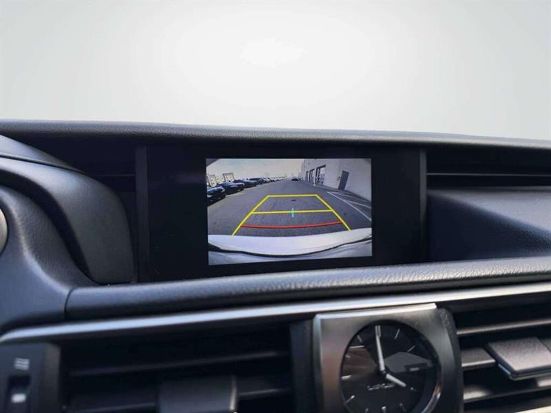 lexus IS 2019 - 27