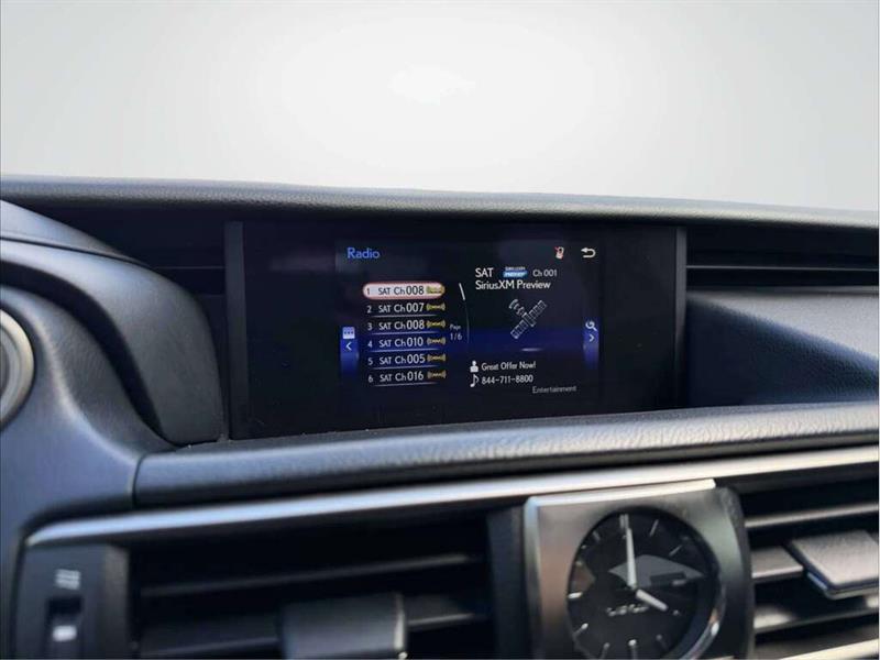 lexus IS 2019 - 28