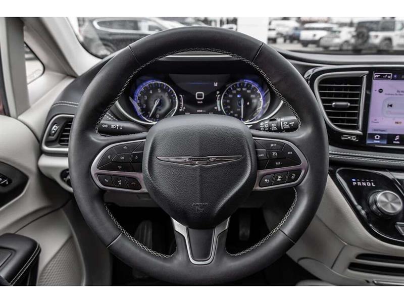 chrysler Pacifica 2024 - 17