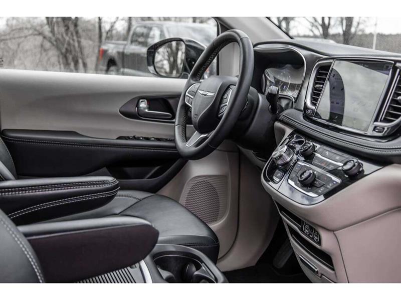 chrysler Pacifica 2024 - 36