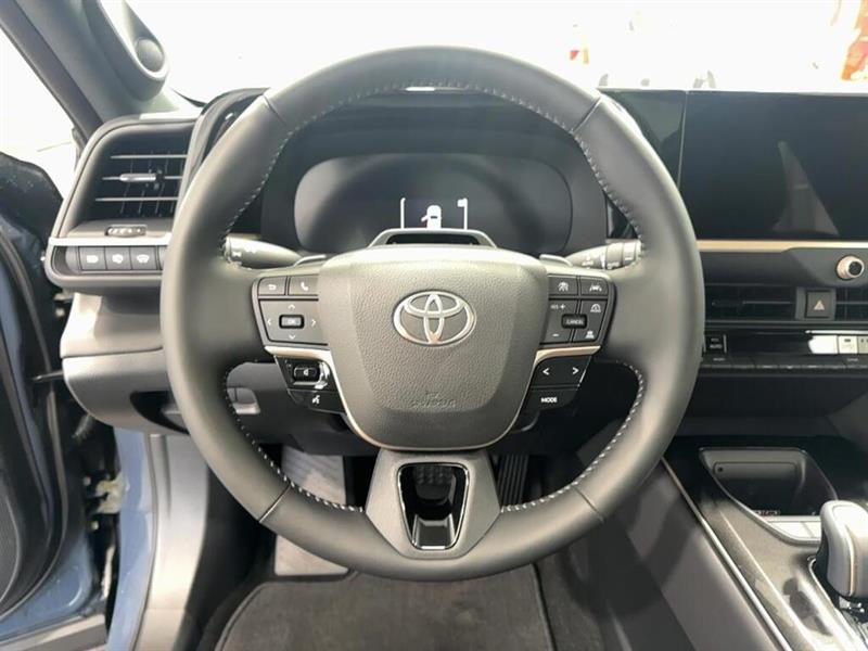 toyota Crown Signia 2026 - 11