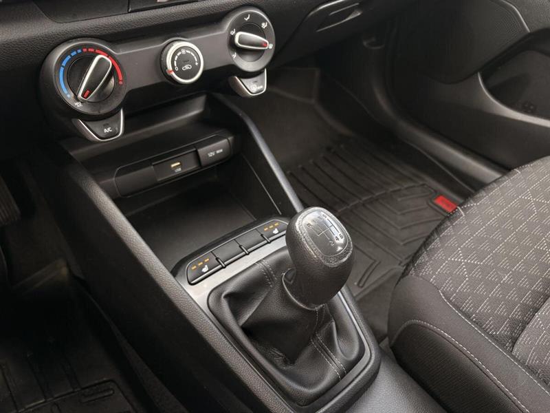 kia Rio5 2021 - 17