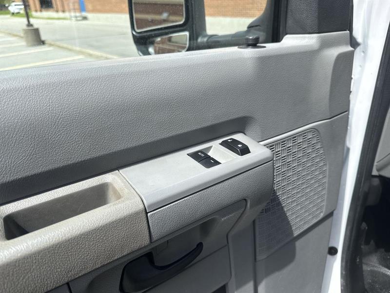 ford E-450 Cutaway 2019 - 12