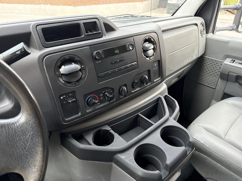 ford E-450 Cutaway 2019 - 18