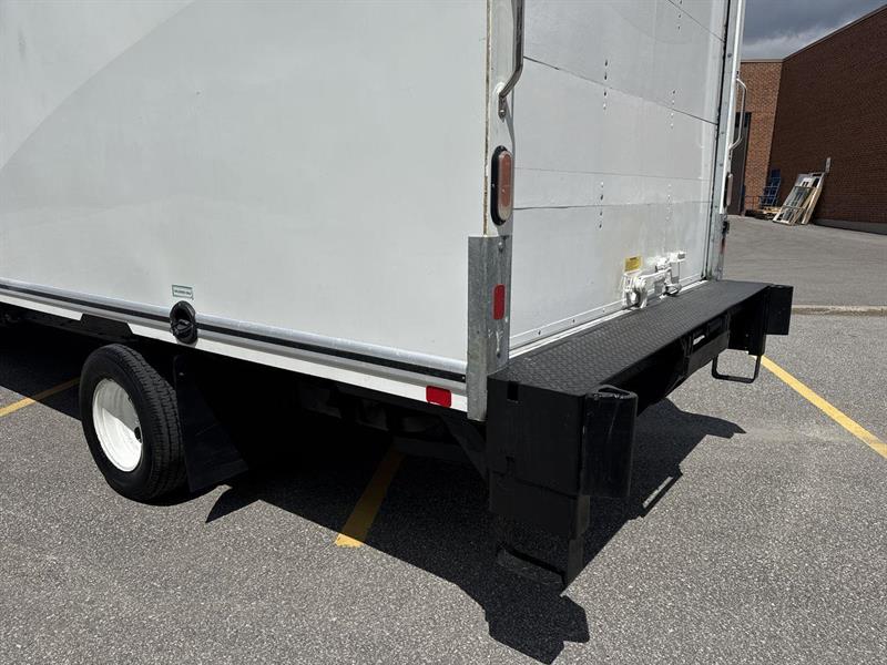 ford E-450 Cutaway 2019 - 19
