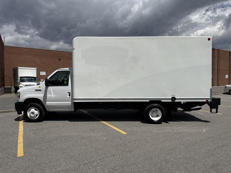 ford E-450 Cutaway 2019 - 22