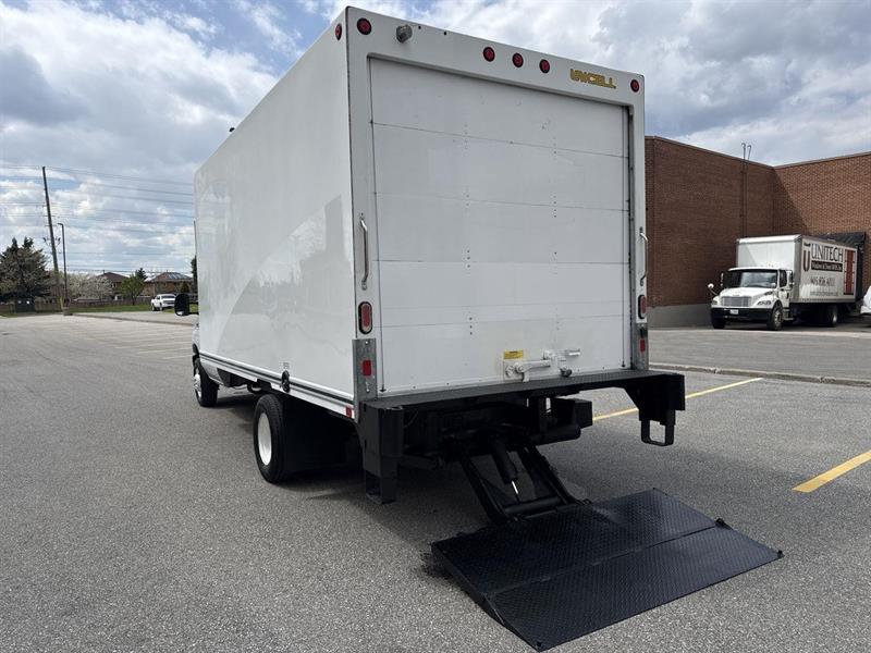ford E-450 Cutaway 2019 - 30