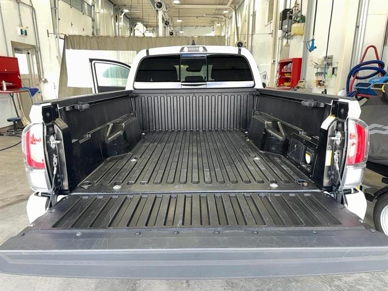 toyota Tacoma 2023 - 16