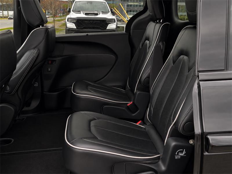 chrysler Pacifica 2025 - 12