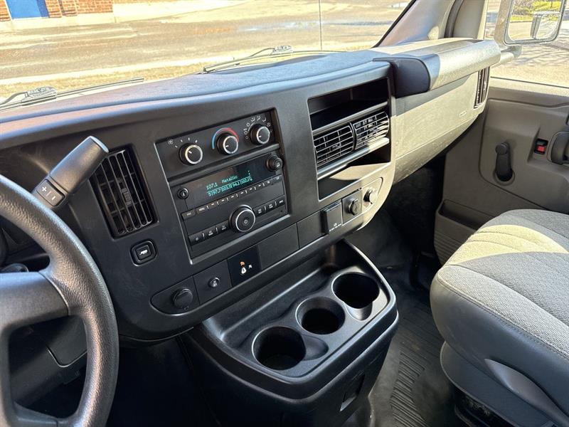 gmc Savana Cutaway 2019 - 18