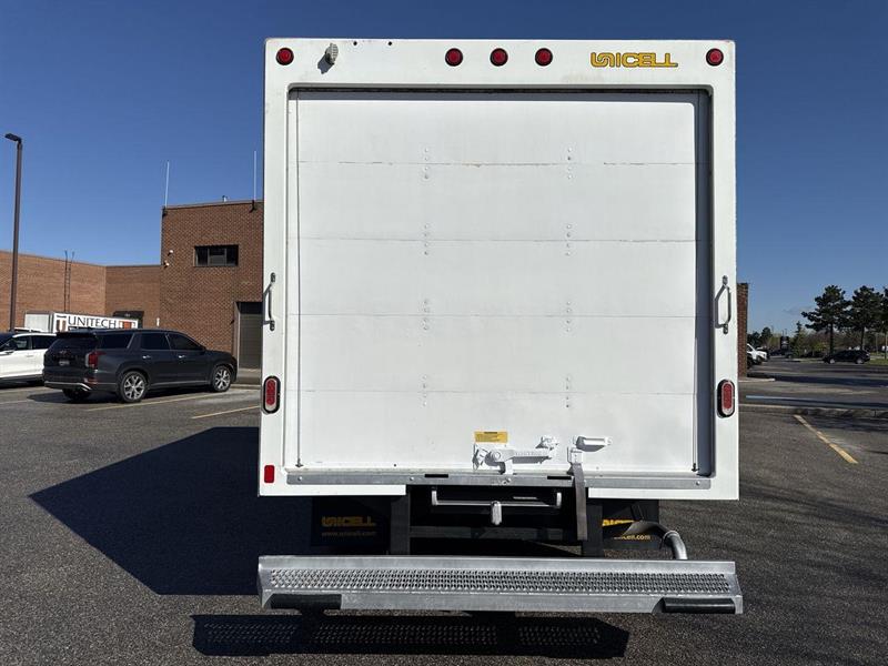 gmc Savana Cutaway 2019 - 25