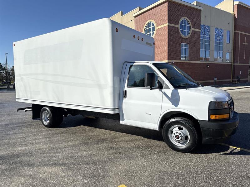gmc Savana Cutaway 2019 - 28