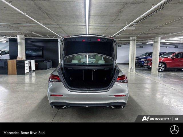 mercedes-benz E 2022 - 19