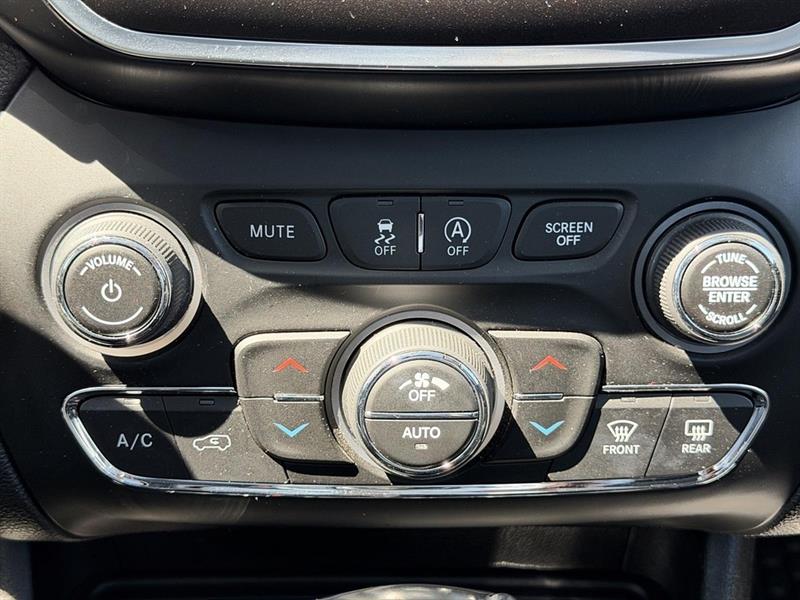 jeep Cherokee 2021 - 24