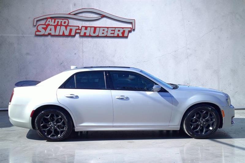 chrysler 300 2023 - 3