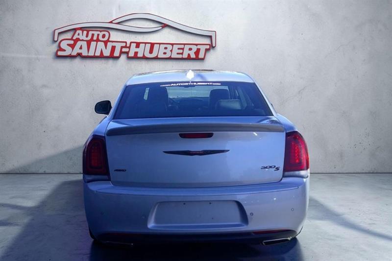 chrysler 300 2023 - 5