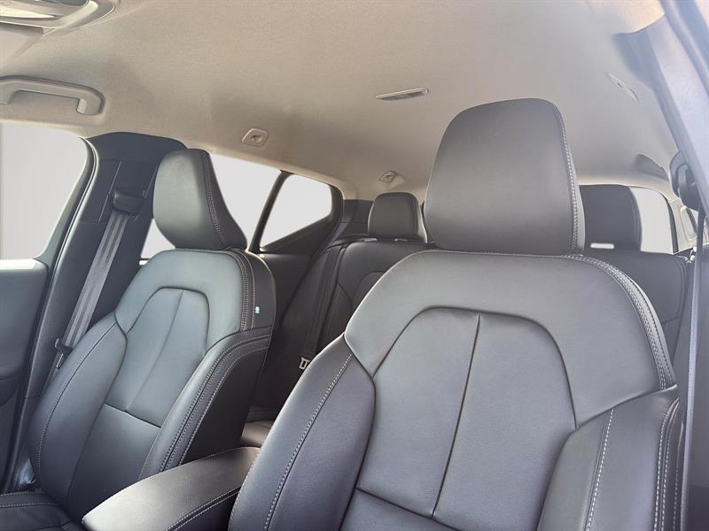 volvo XC40 2025 - 10
