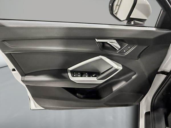audi Q3 2021 - 12