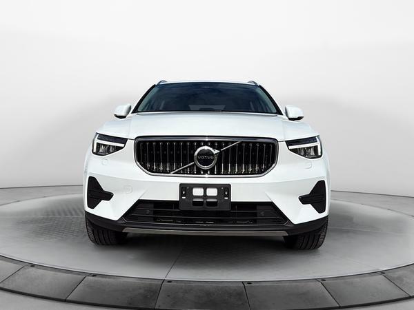 volvo XC40 2025 - 2