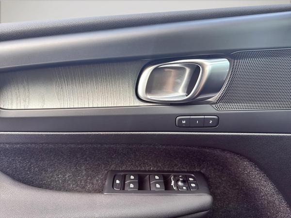 volvo XC40 2025 - 13