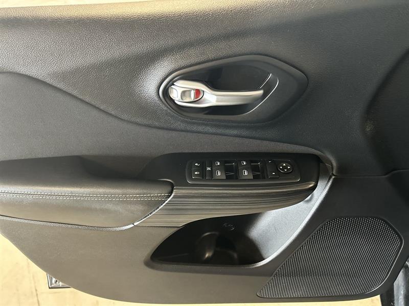 jeep CHEROKEE SPORT  4WD 2016 - 24