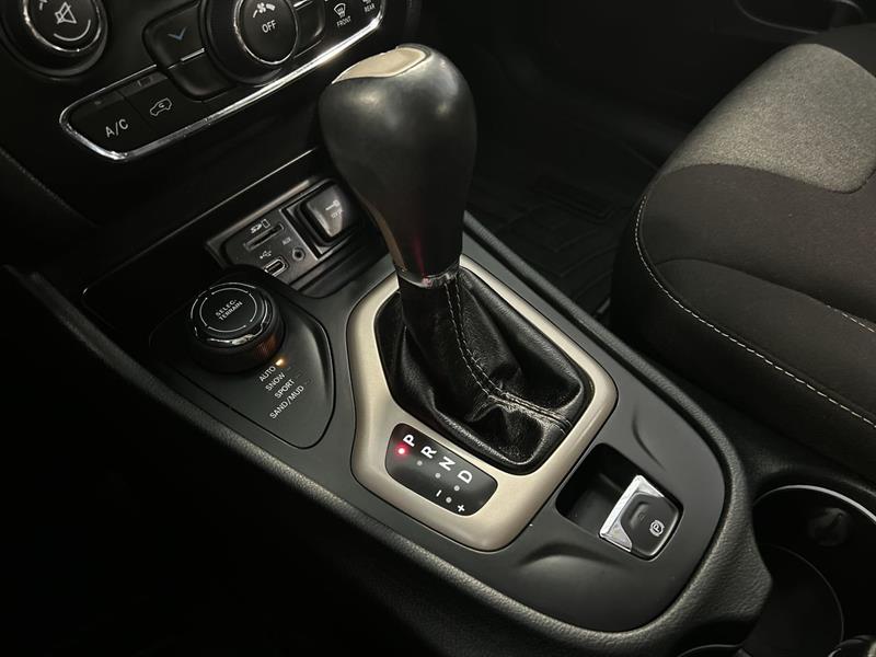 jeep CHEROKEE SPORT  4WD 2016 - 30