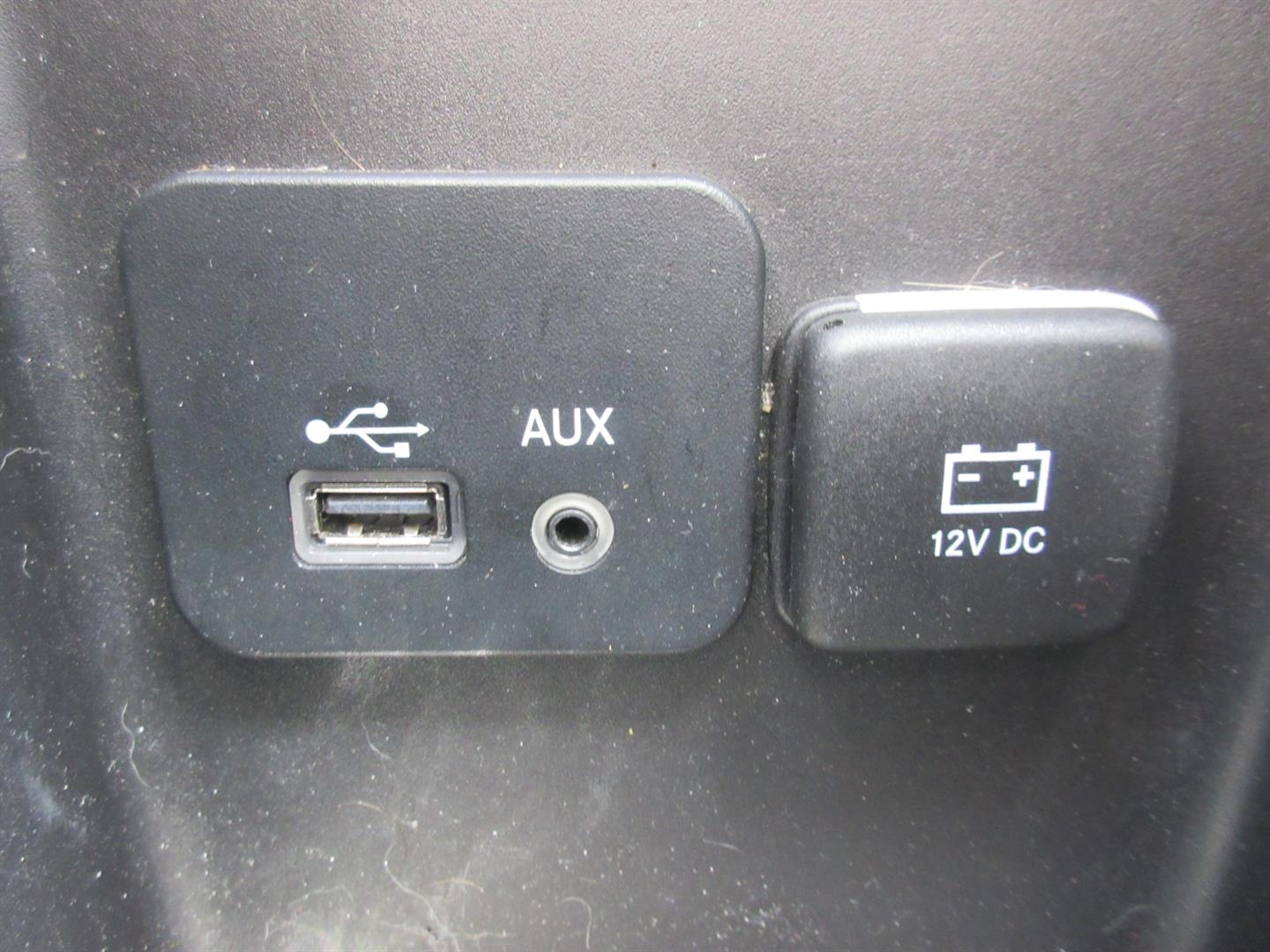 chrysler 200 2015 - 37