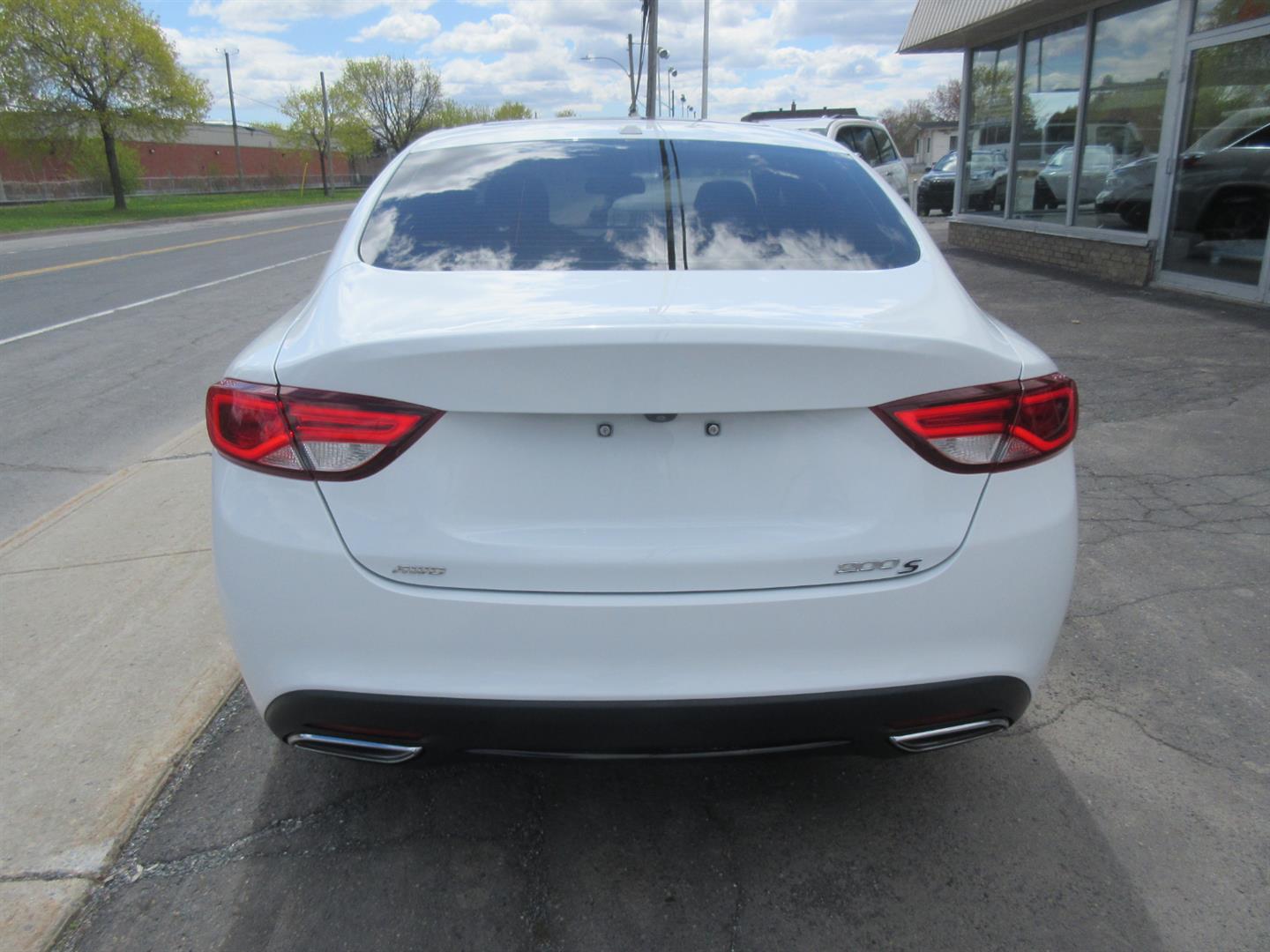 chrysler 200 2015 - 8