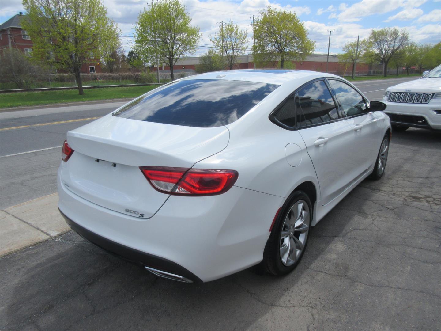 chrysler 200 2015 - 12