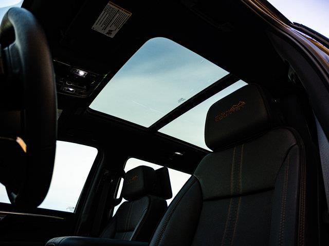 chevrolet Suburban 2026 - 16