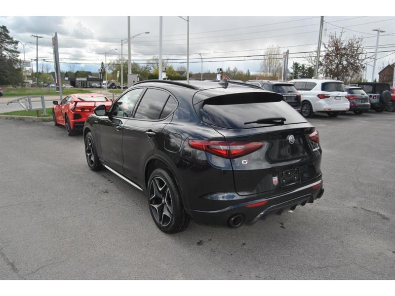 alfa romeo Stelvio 2022 - 3
