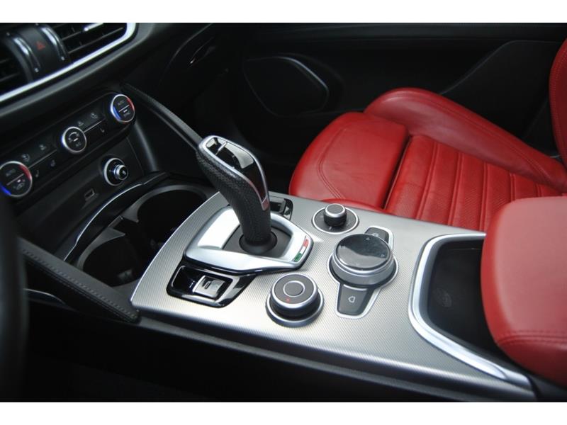 alfa romeo Stelvio 2022 - 20