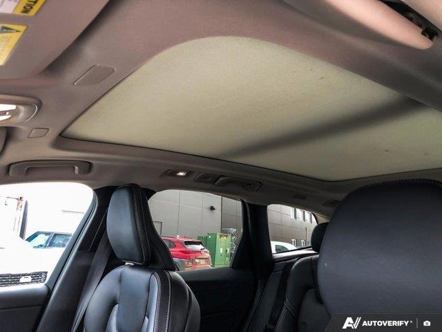 volvo XC60 Recharge 2023 - 25