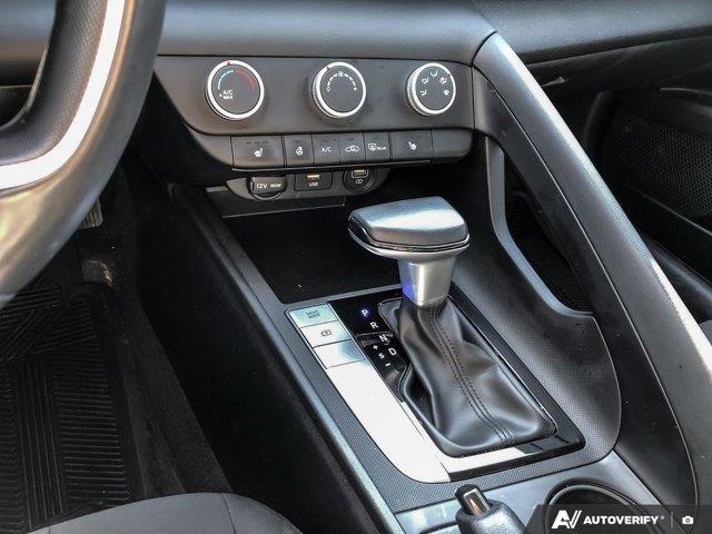 hyundai Elantra 2022 - 17