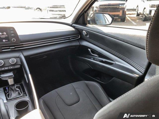 hyundai Elantra 2022 - 24