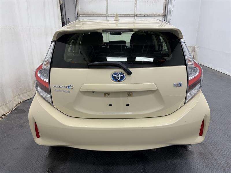 toyota Prius c 2019 - 6