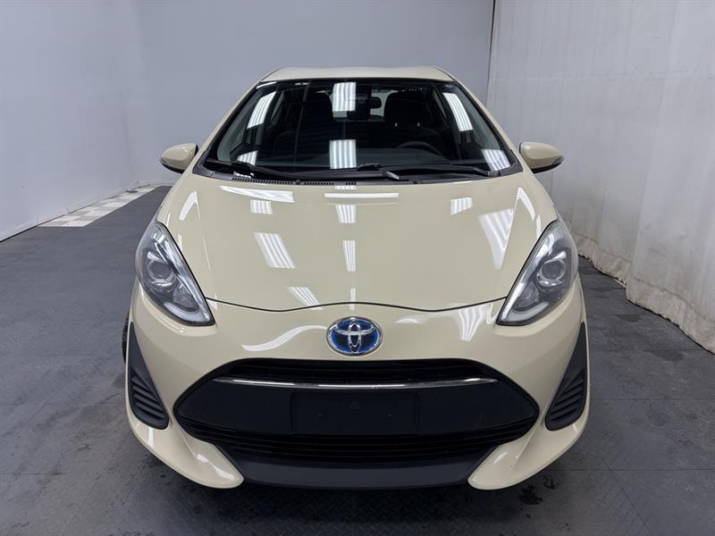 toyota Prius c 2019 - 16