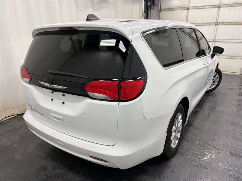 chrysler Grand Caravan 2024 - 12