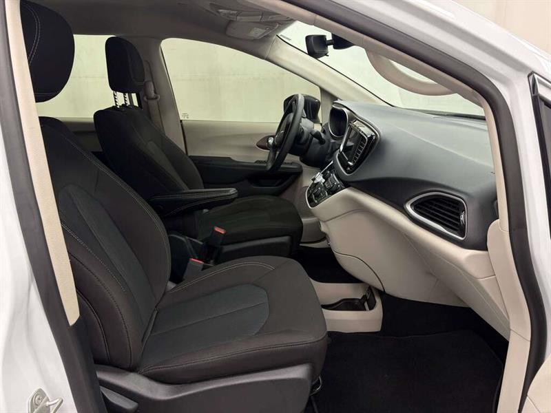 chrysler Grand Caravan 2024 - 30