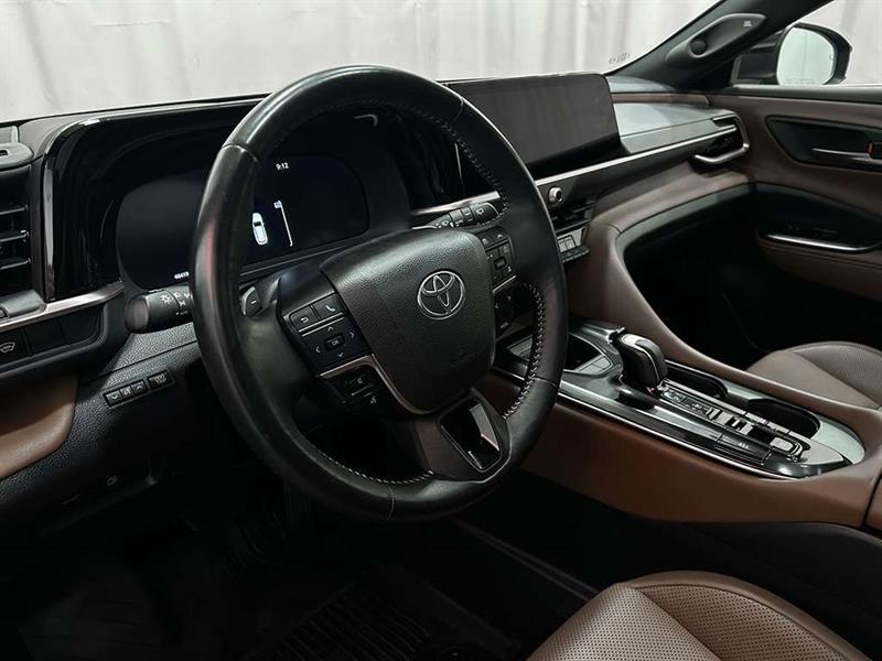 toyota Crown Signia 2025 - 10
