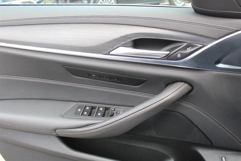 bmw 5 Series 2021 - 10