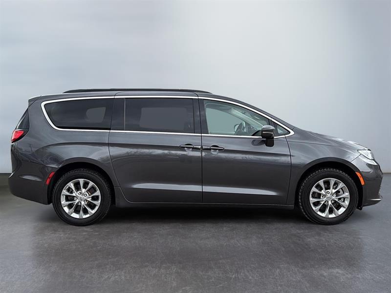 chrysler Pacifica 2022 - 10